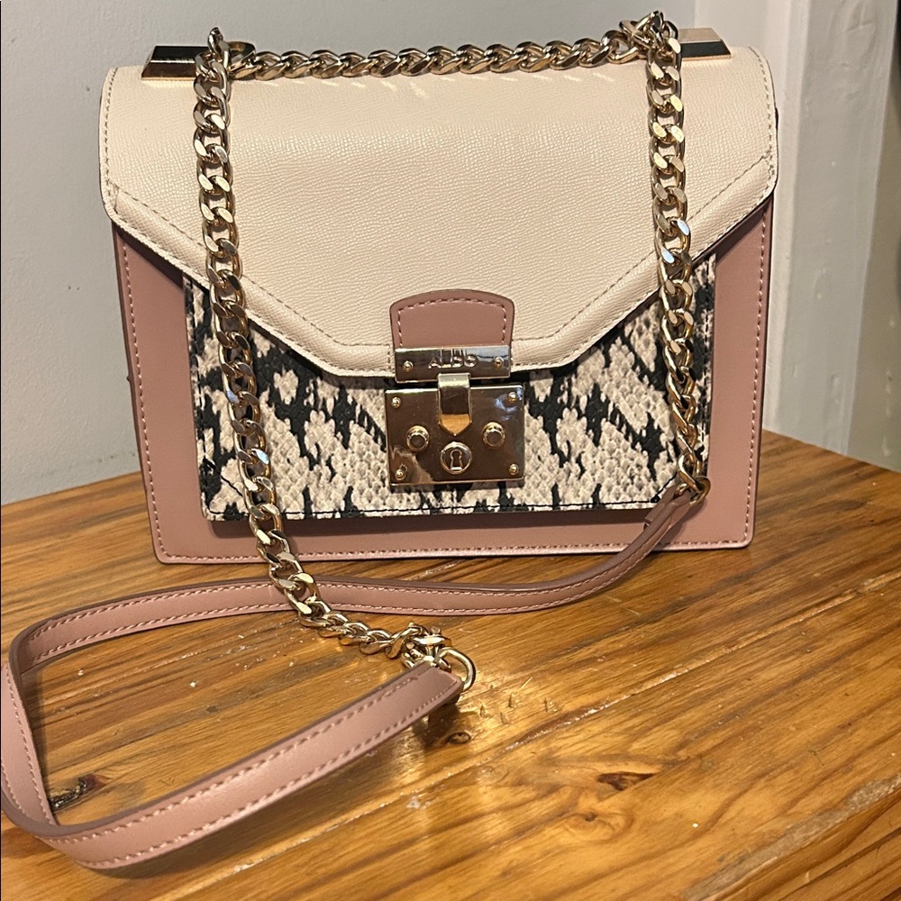 Elegant Cream and Tan Women's Bag